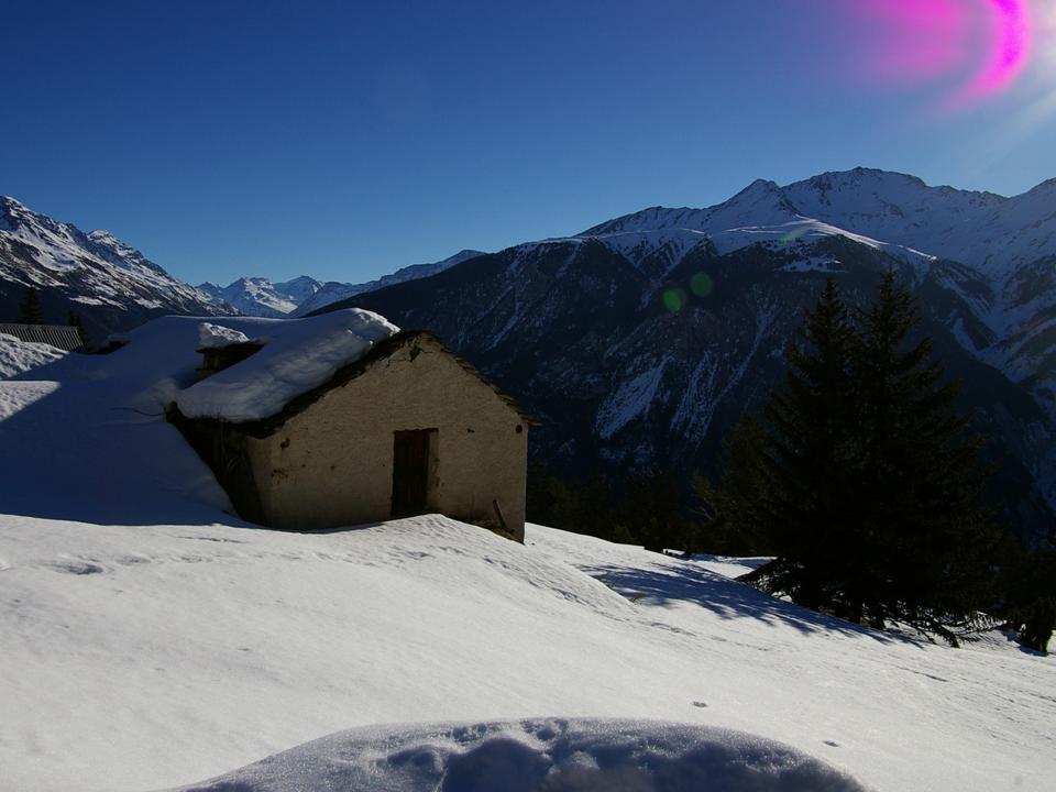 Village du Mont : Altitude 1.800 m, après 5 km de route forestière pour la mise en jambes.