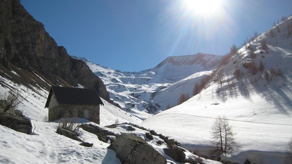 #1 Cabane Pré d Cabane Pré d'Antoni : Le Mourre-Froid au fond.