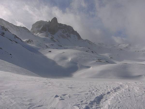#1 Ca souffle... : Le vent souffle fort, mais il chasse les nuages... Ca souffle... : Le vent souffle fort, mais il chasse les nuages...