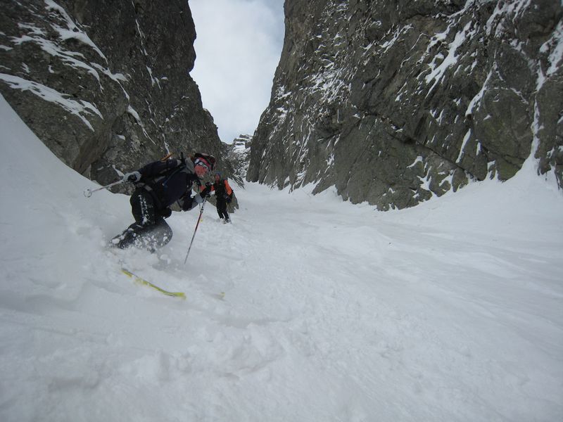 #15 Couloir NE du Mouchillon : les contre pentes sont bonnes à souhait... Couloir NE du Mouchillon : les contre pentes sont bonnes à souhait...