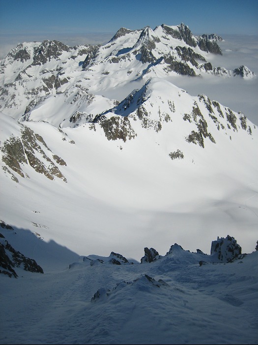 #15 Couloir NW villonet et Pâtres : Le couloir NW du Villonet avec en arrière plan Pâtres et Frêne Couloir NW villonet et Pâtres : Le couloir NW du Villonet avec en arrière plan Pâtres et Frêne