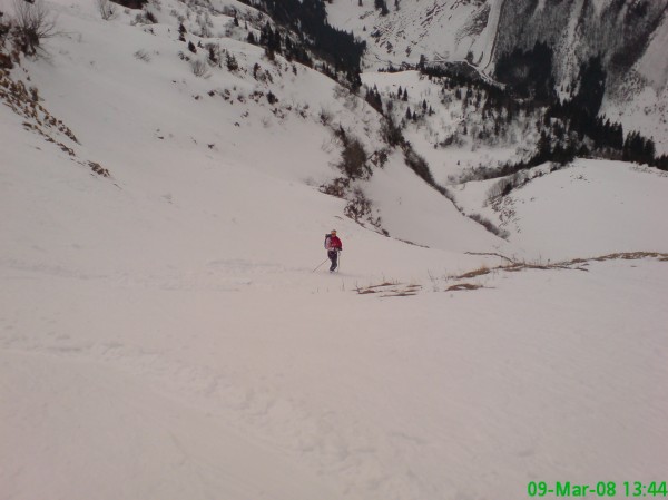 #8 Combe des Nants : 2ème partie de la combe, neige légère sur fond dure Combe des Nants : 2ème partie de la combe, neige légère sur fond dure