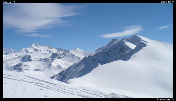 #8 Depuis le Mont des Archets : Depuis le Mont des Archets (2437m), vu sur les crêtes jusqu Depuis le Mont des Archets : Depuis le Mont des Archets (2437m), vu sur les crêtes jusqu'au Mont Jovet. L'Aiguille Rouge (3226m) et le Mont Pourri à gauche.