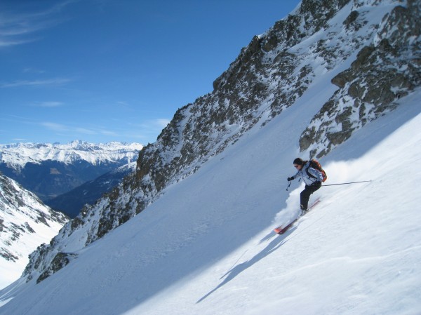 #4 Couloir NE : Bébé en pleine action!! Bonne neige dans le couloir NE du Pic du Merlet! Couloir NE : Bébé en pleine action!! Bonne neige dans le couloir NE du Pic du Merlet!