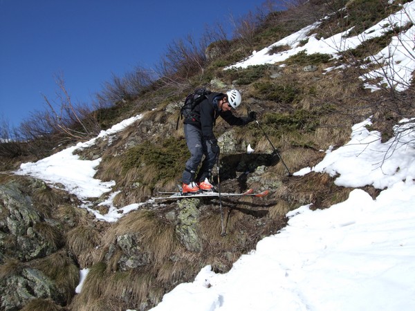 #5 En bas des pentes : Passage obligatoire sur le paillasson avant le retour à la voiture. La skiabilité sera très prochainement impossible jusqu En bas des pentes : Passage obligatoire sur le paillasson avant le retour à la voiture. La skiabilité sera très prochainement impossible jusqu'à 1800m
