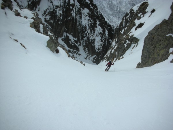 #5 Gorge : Moms plonge dans la gorge. Gorge : Moms plonge dans la gorge.