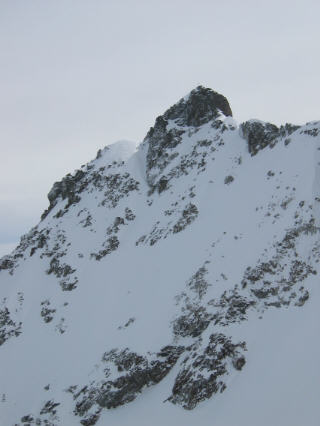 Pic du Frene : Pour les amateurs, le couloir du Fic du Frene semble être en glace également. Il a été fait en alpi ( on voit des traces).