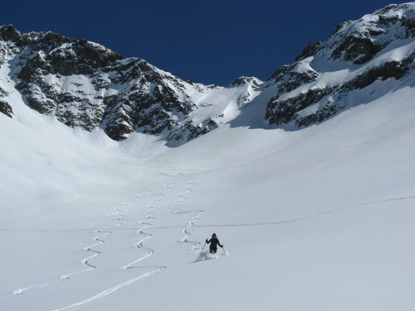 #5 Les Collerons : Le final, un peu chargé, mais bonne poudre dans le vallon en dessous Les Collerons : Le final, un peu chargé, mais bonne poudre dans le vallon en dessous