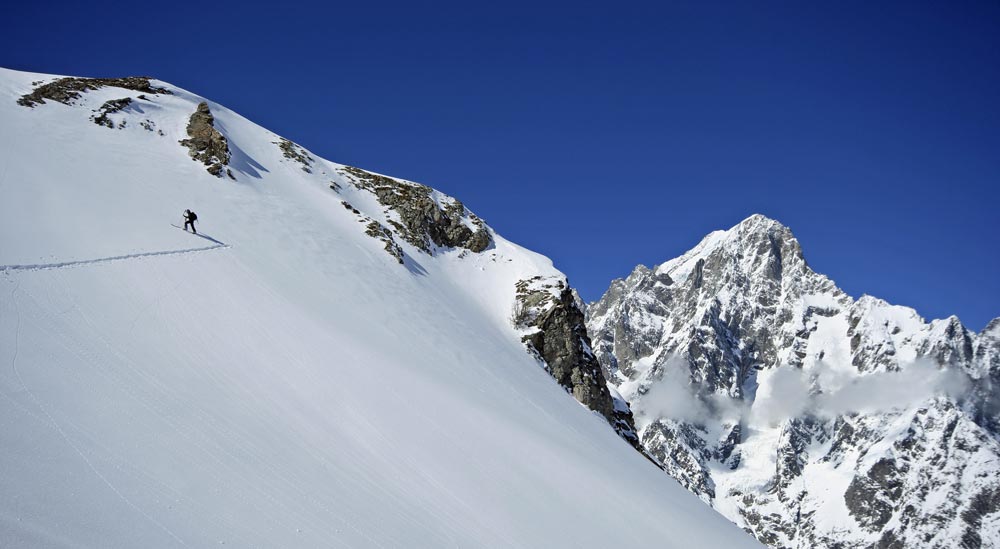 #3 Tête Bernard : Arrivée au col sous la Tête Bernard. A droite les Grandes Jorasses. Tête Bernard : Arrivée au col sous la Tête Bernard. A droite les Grandes Jorasses.