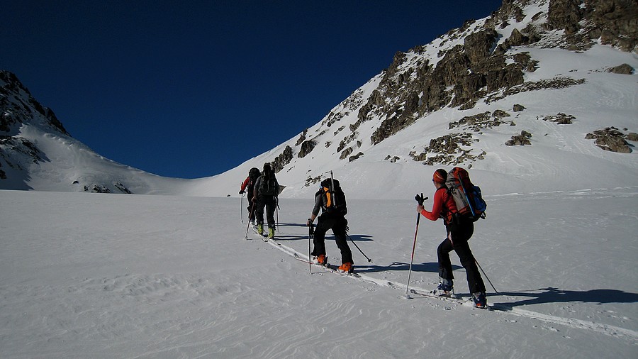 Pas du Trems : Derrière, grosse descente en Grosse peuf.
On en a eu marre après 4 grandes courbes, alors on est remontés au pas de l'Arpette ;-)