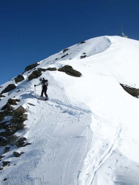 #7 Approche du sommet : dernier petit passage où nous avons dechaussé pour atteindre le sommet Approche du sommet : dernier petit passage où nous avons dechaussé pour atteindre le sommet