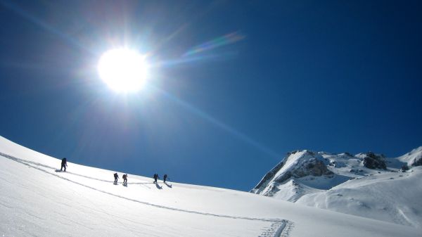 #10 Remontée au Perronet : Douce remontée avec la vue sur le Grand Perron pour se distraire Remontée au Perronet : Douce remontée avec la vue sur le Grand Perron pour se distraire