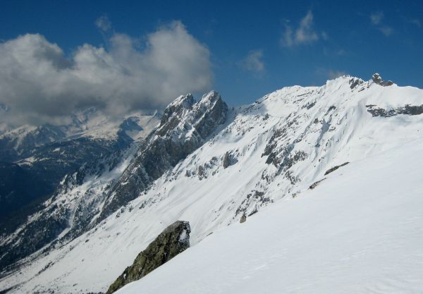 #1 Croix des Têtes : Elles gardent l Croix des Têtes : Elles gardent l'entrée du massifs