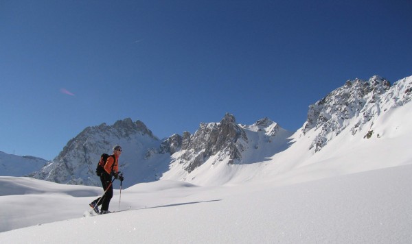 #1 Col des Chasseurs : Franco devant le col des Chasseurs et le col de la Cicle. Col des Chasseurs : Franco devant le col des Chasseurs et le col de la Cicle.