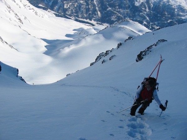 Moms à la sortie du couloir : On commence à se cailler dans le couloir. Heureusement, Romu a emporte le génépi ! ;)