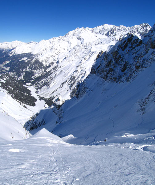 Couloir nord des Chasseurs : La pente d'attaque à 35°directement sous le col.