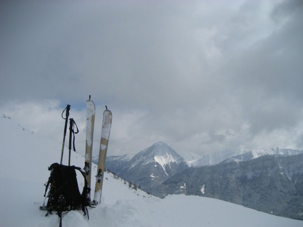 #1 Colombier : Du col de la Cochette, le Pécloz dans une éclaircie. Colombier : Du col de la Cochette, le Pécloz dans une éclaircie.