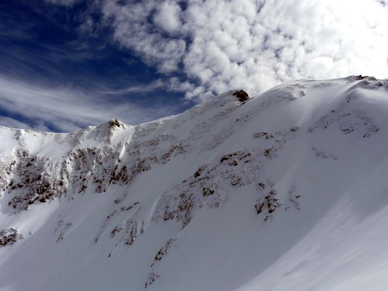 #5 Roc d Roc d'Enfer : Face NW du Roc d'Enfer. Beaucoup de neige par ci, peu de neige par là. Patience...
