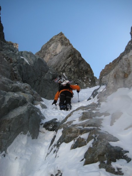 #7 Le passage délicat : Raide et près des cailloux : il faut pointer juste avec les crampons. Le passage délicat : Raide et près des cailloux : il faut pointer juste avec les crampons.