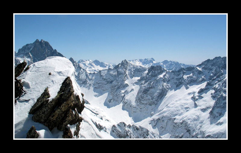 #6 Le haut Valjouffrey : Le haut du vallon de Font Turbat très enneigé en cette fin mars. Le haut Valjouffrey : Le haut du vallon de Font Turbat très enneigé en cette fin mars.