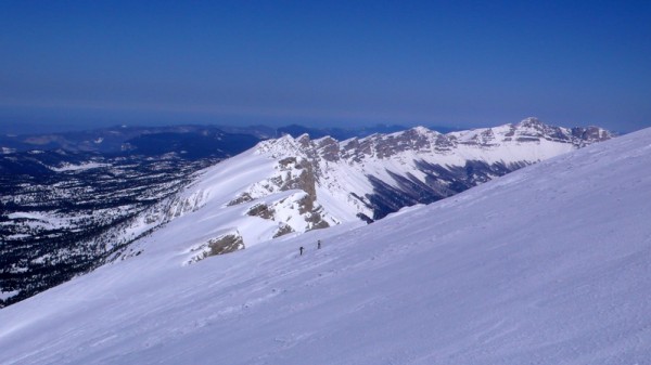 #3 Grand Veymont : La chaîne du Vercors avec les randonneurs venus du Pas de la Ville Grand Veymont : La chaîne du Vercors avec les randonneurs venus du Pas de la Ville