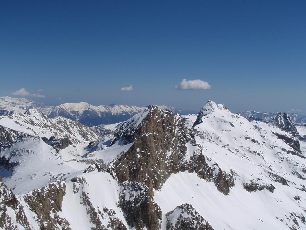 #3 Clapier et Malédie : Vue du balcon - les face nord sont encore bien sèches Clapier et Malédie : Vue du balcon - les face nord sont encore bien sèches