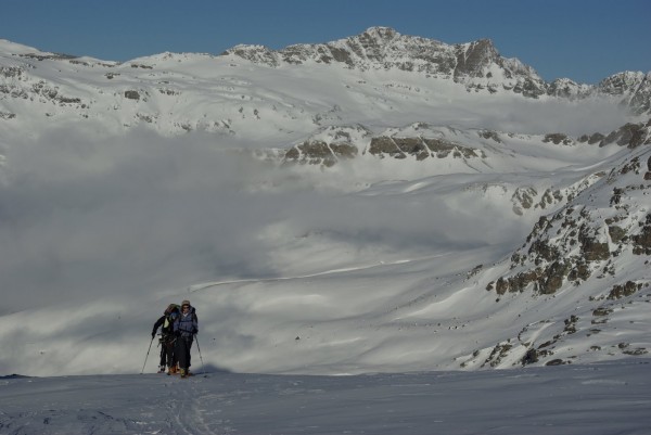 Montée au col des Pariotes