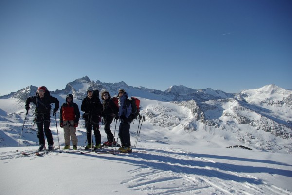 Col des Pariotes : Au fond le col du Trièves, 2ème étape de la journée.