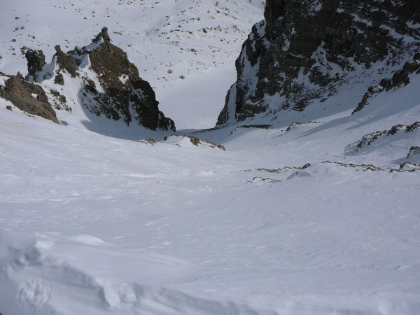 le premier couloir : La neige est assez dure mais ça passe sans souci !