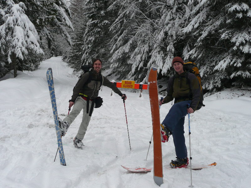 Départ : Frais et rieurs avant la longue montée au refuge