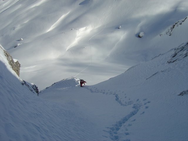 #9 Petit couloir : Ce couloir donne accès à la face Petit couloir : Ce couloir donne accès à la face