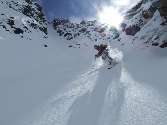 #8 Couloir NW des Jovets : les derniers rayons de soleil avant l Couloir NW des Jovets : les derniers rayons de soleil avant l'arrivé du nuage !