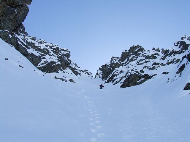 #2 Couloir NW des Jovets : La fin est proche, encore l Couloir NW des Jovets : La fin est proche, encore l'etroiture et c'est tout bon .