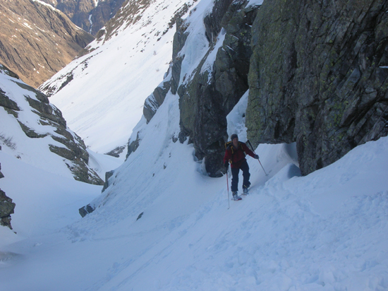 #2 col des berches : la montée par le canyon dans le verrou vers 2000m; col des berches : la montée par le canyon dans le verrou vers 2000m;