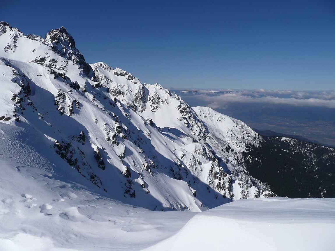 Pointe du Sifflet sommet : Vue vers les couloirs de Barlet