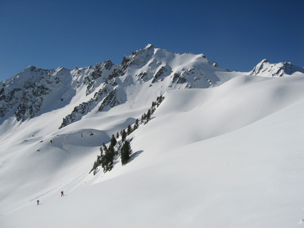 #1 Sous la breche de ciseaux : Un vallon tout vierge Sous la breche de ciseaux : Un vallon tout vierge