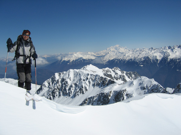 #4 Isa attaque le couloir Est : On remarquera qu Isa attaque le couloir Est : On remarquera qu'Isa est plus grande que le Mt Blanc