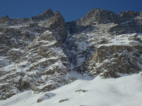 #1 Couloir : Au pied du couloir Couloir : Au pied du couloir