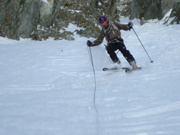 #6 Début descente : Philippe dans la descente, passage à 50° saut à la corde pour corser un petit peu Début descente : Philippe dans la descente, passage à 50° saut à la corde pour corser un petit peu