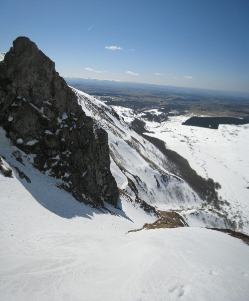 #8 Couloir en S : Vue vers la Fontaine Salée. Ca passe à gauche. Couloir en S : Vue vers la Fontaine Salée. Ca passe à gauche.