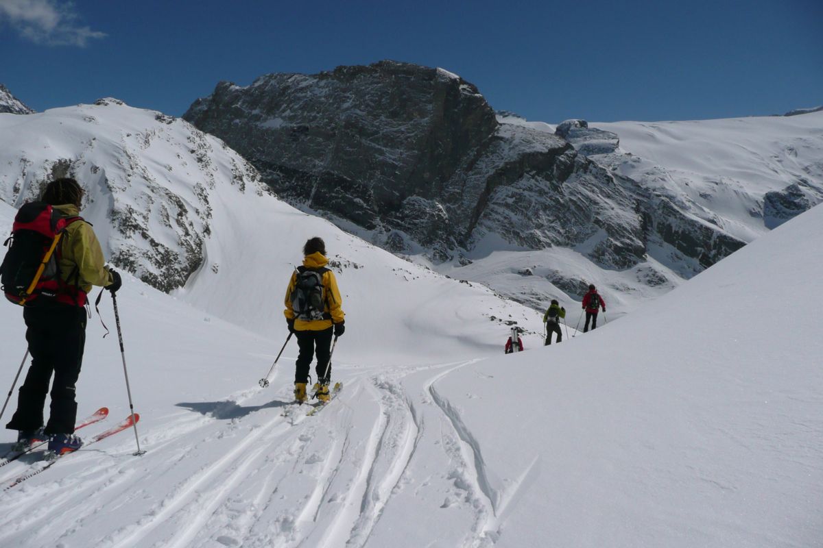 #8 Vers le chalet des Gardes : Le groupe devant l Vers le chalet des Gardes : Le groupe devant l'Aiguille de la Vanoise