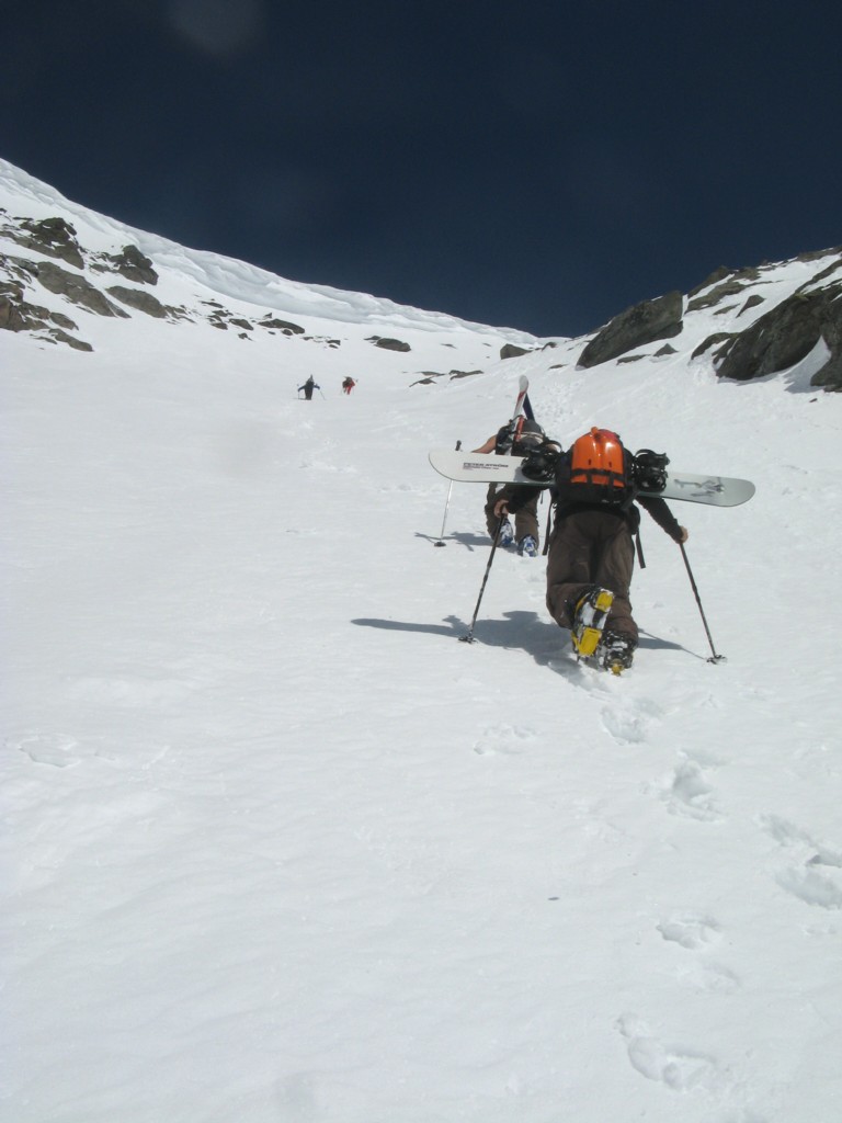 #3 En crampons : Nous avons déchaussé pour gravir les 150 derniers mètres En crampons : Nous avons déchaussé pour gravir les 150 derniers mètres