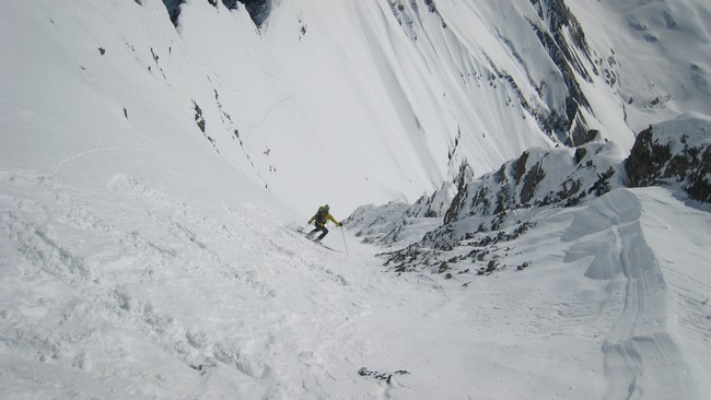 #3 depart couloir du sommet : entrée en matière directement dans le raide ! depart couloir du sommet : entrée en matière directement dans le raide !
