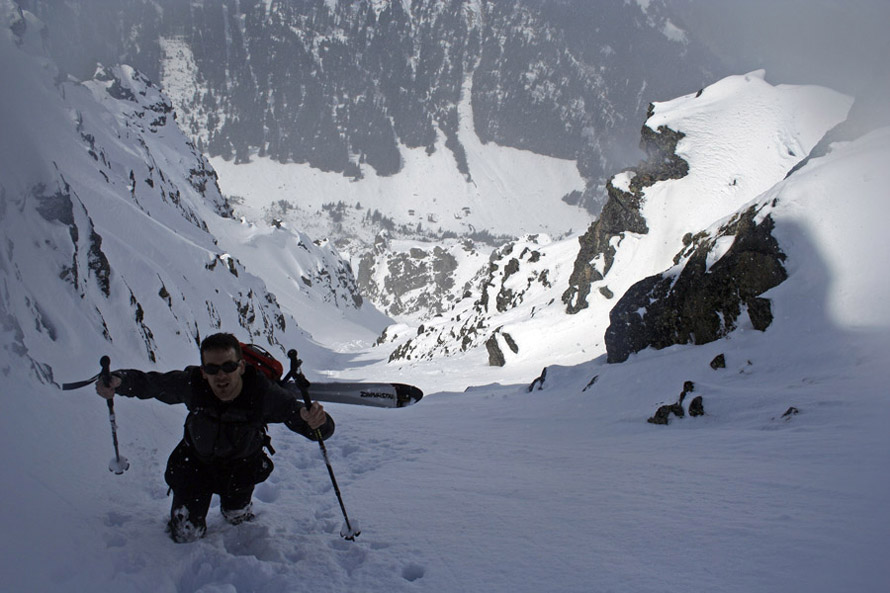 #2 Couloir NW des Jovet : Julien juste avant l Couloir NW des Jovet : Julien juste avant l'étroiture.
