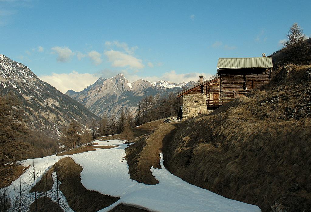 #1 La Riaille : Hameau Queyrassin La Riaille : Hameau Queyrassin