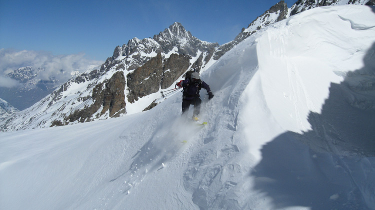 #5 Ski extrême : Anne-Cé ride la congère Ski extrême : Anne-Cé ride la congère