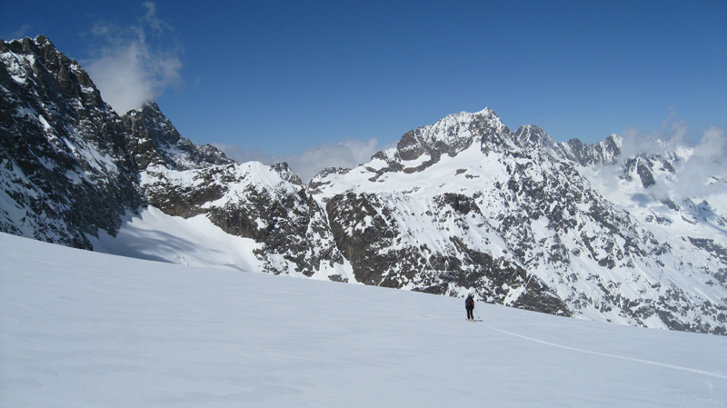 #6 Solitude : On suit tranquilement le haut du glacier de la Muande, à gauche toute !! Solitude : On suit tranquilement le haut du glacier de la Muande, à gauche toute !!