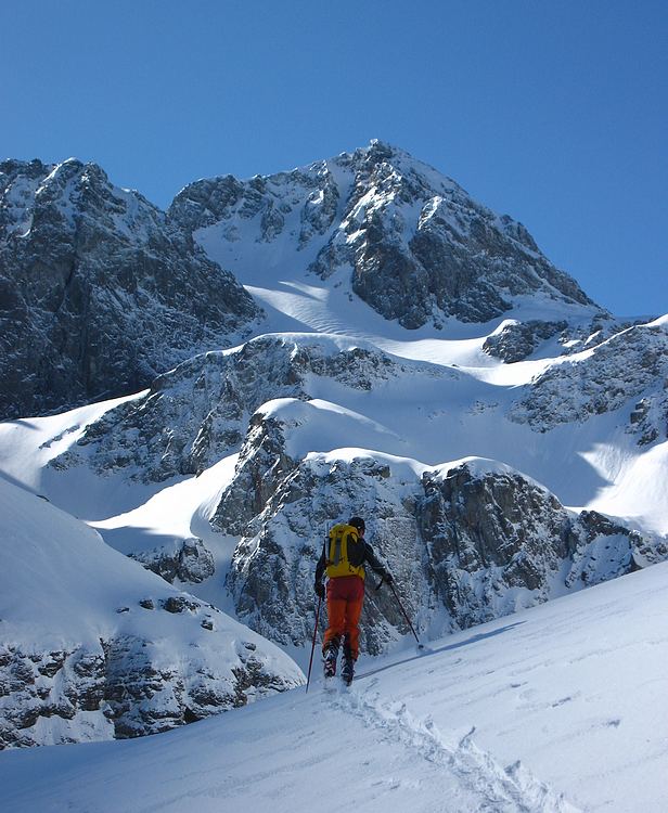 #3 Lac de Crop : Fax, tout petit sous le Pic de la Pierre Lac de Crop : Fax, tout petit sous le Pic de la Pierre