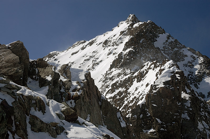 #5 A l A l'abri du vent... : La face Est de la cime de Clot Chatel...... on se calme, ça passe pas en bas !