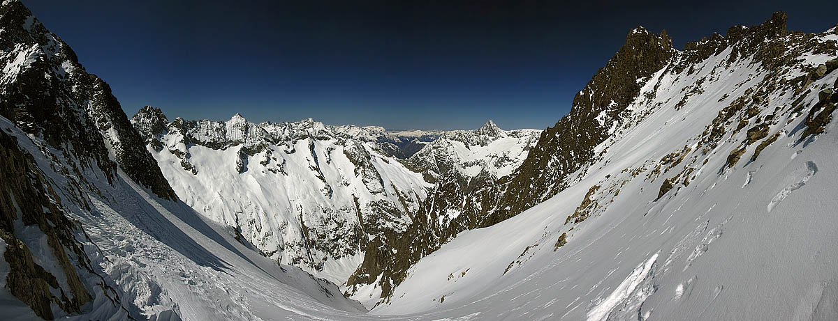 #11 Vue du col : le haut de la combe finale Vue du col : le haut de la combe finale